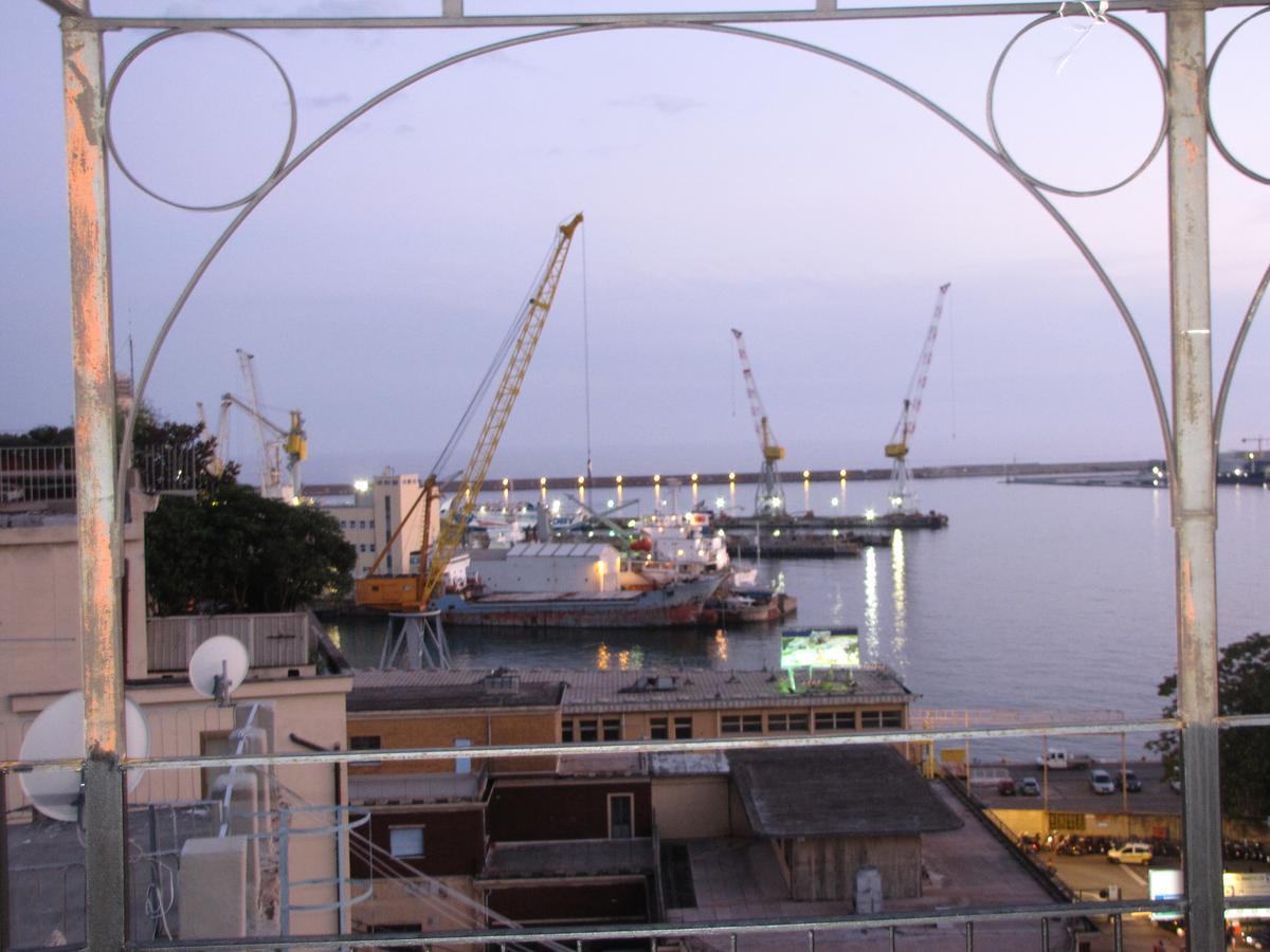 Aquarium Rooms Génova Exterior foto